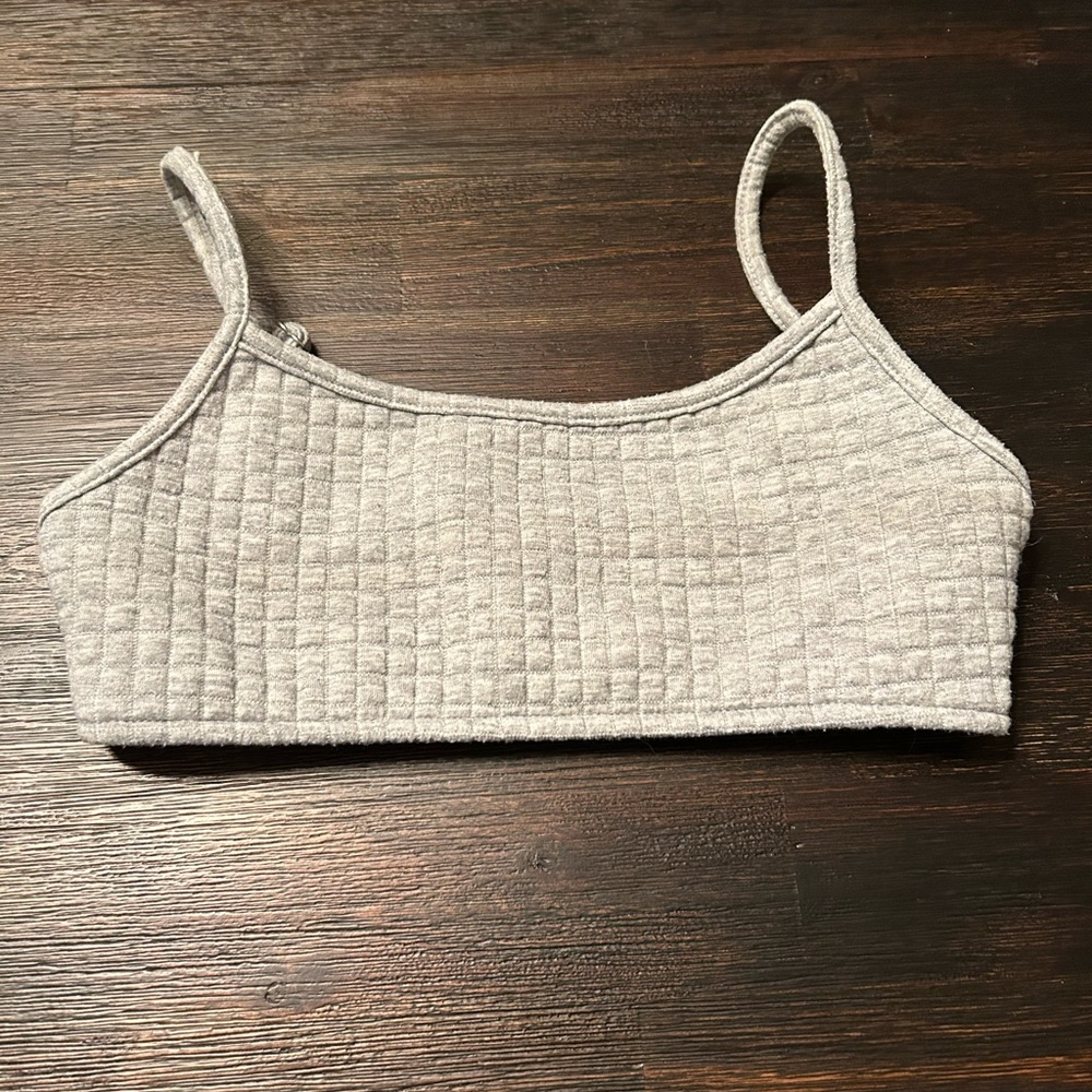 Crop top gray in color-junior